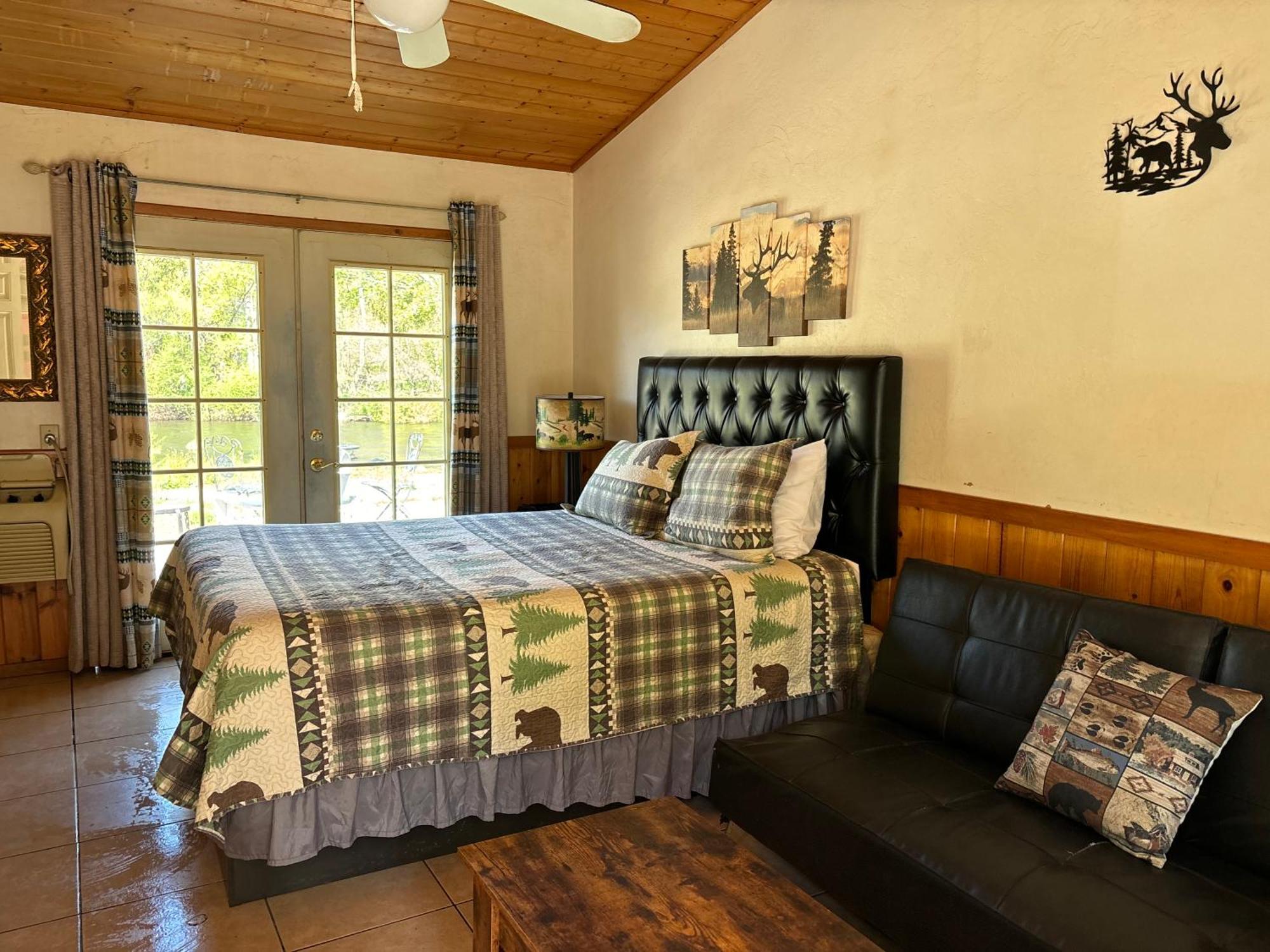 Sequoia River Front Cabins Трі-Риверс Екстер'єр фото