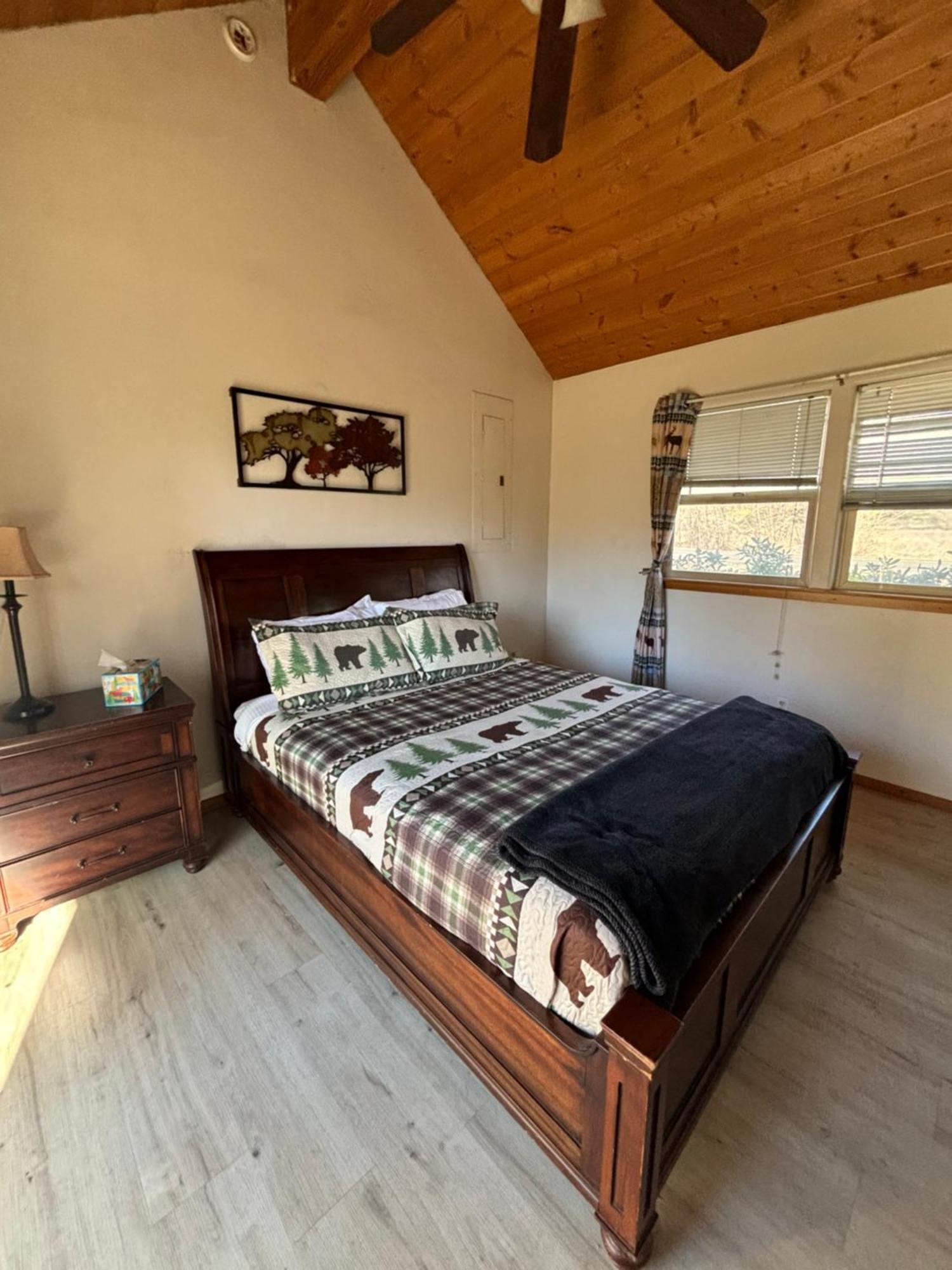 Sequoia River Front Cabins Трі-Риверс Екстер'єр фото