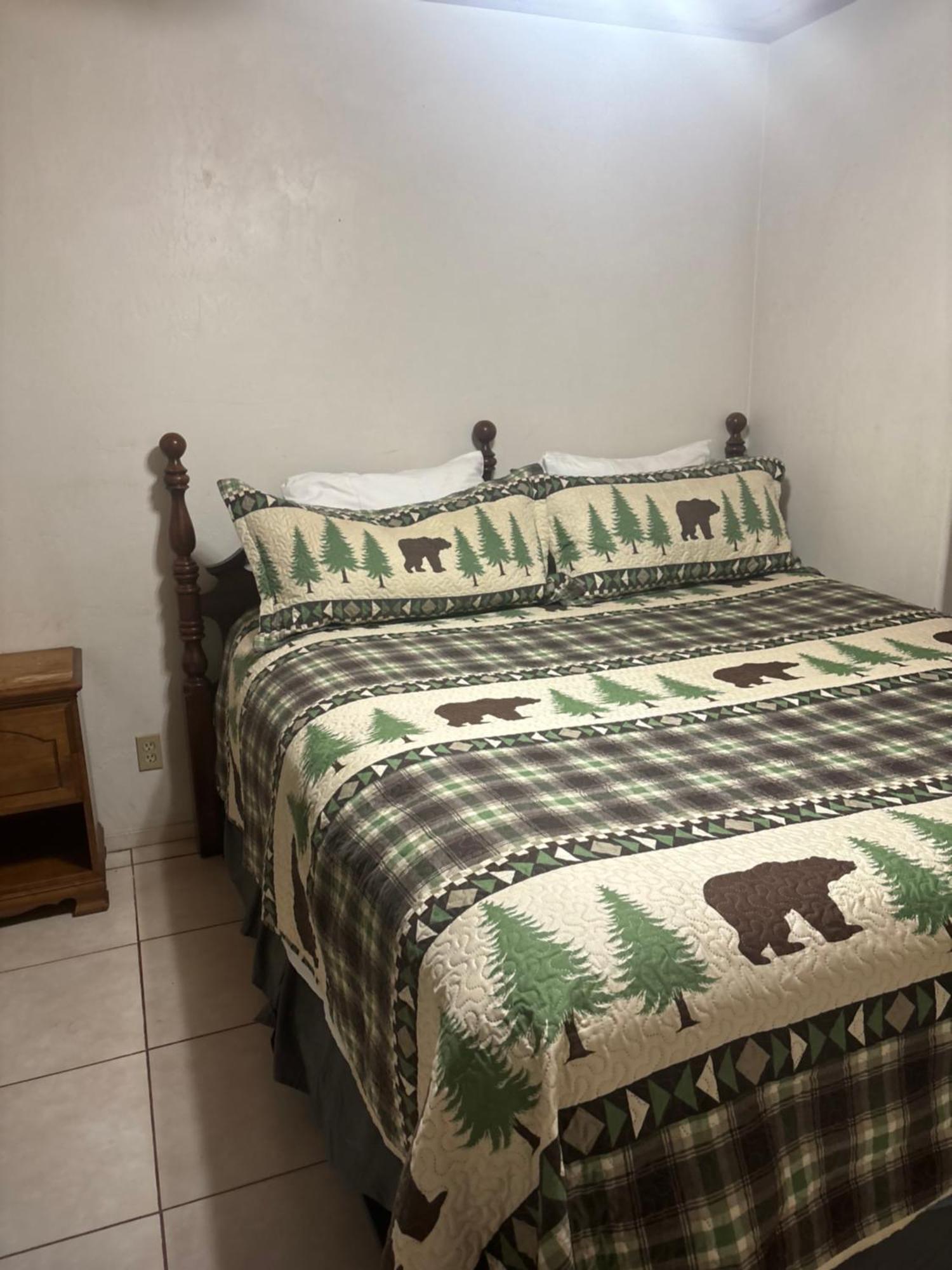 Sequoia River Front Cabins Трі-Риверс Екстер'єр фото